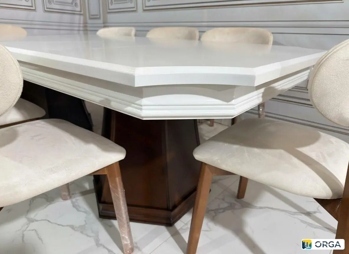 Диван два кресла 6 подушек, длина 2.40 м, ширина 1 м, высота 90 см, цена 85,000₽