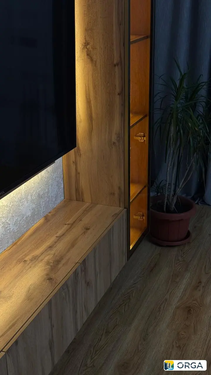 Тумба подвесная Лофт 180/36/30 с витриной, фальш панелью, фурнитурой Белуччи, корпусом EGGER, подсветкой