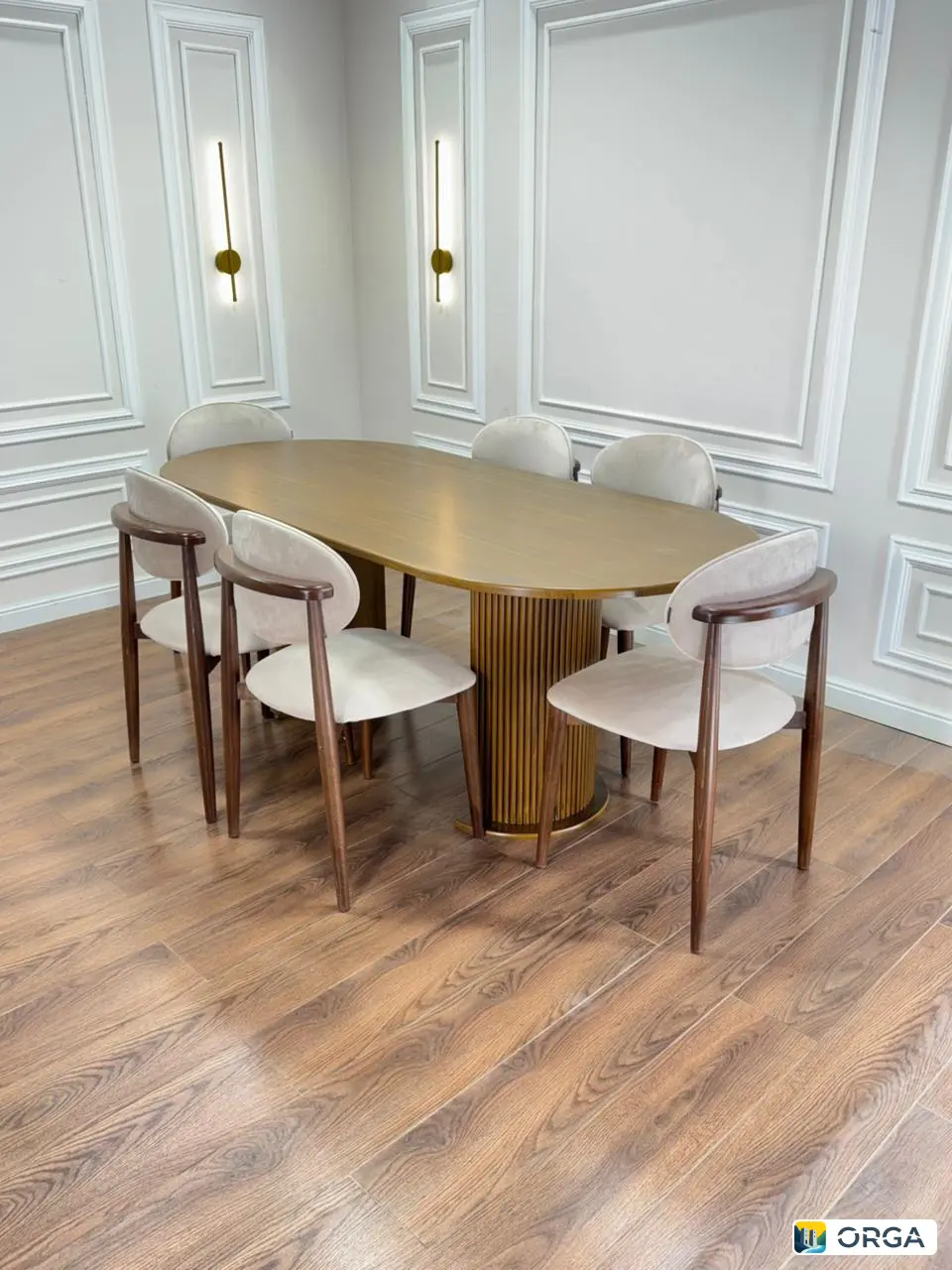 Стол «Половина» и стулья «Сканди»