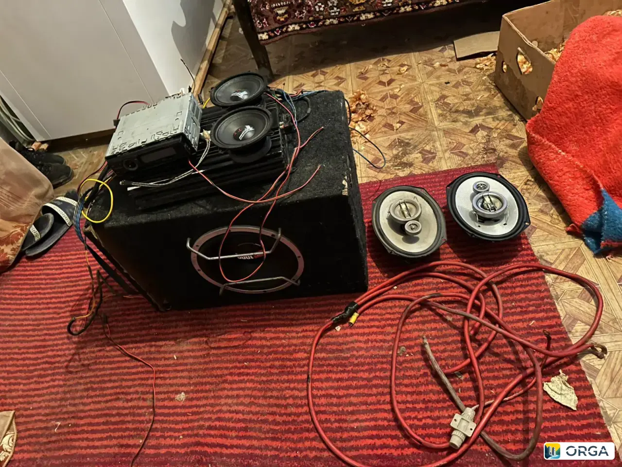 Колонки, сабвуфер и автомагнитола