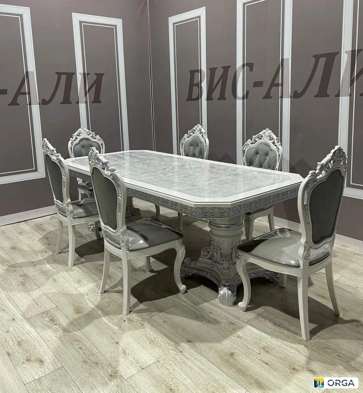 Стол Голд Борокко и стулья Мини шейх с глазками