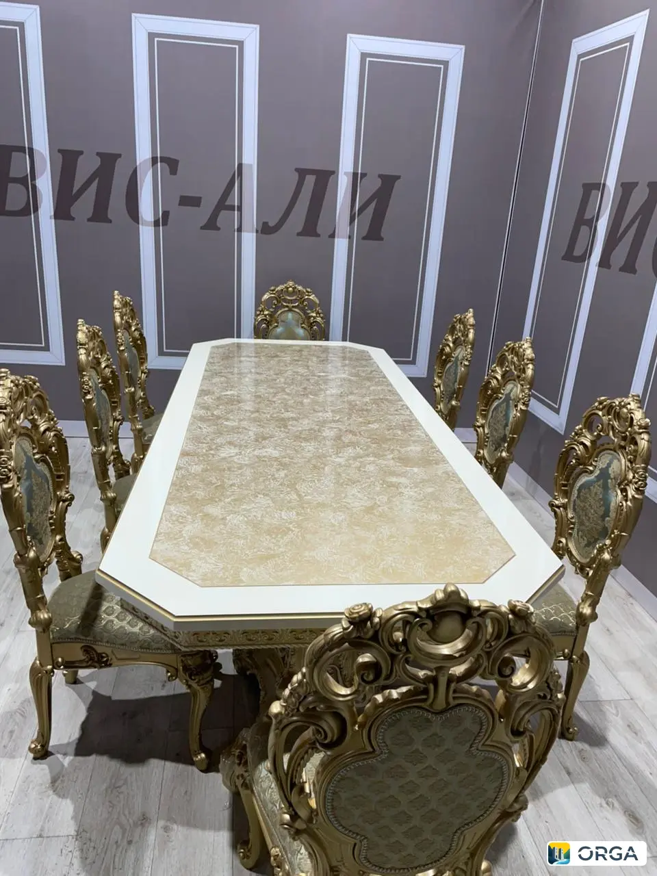 Стол Голд Борокко, стулья Силик