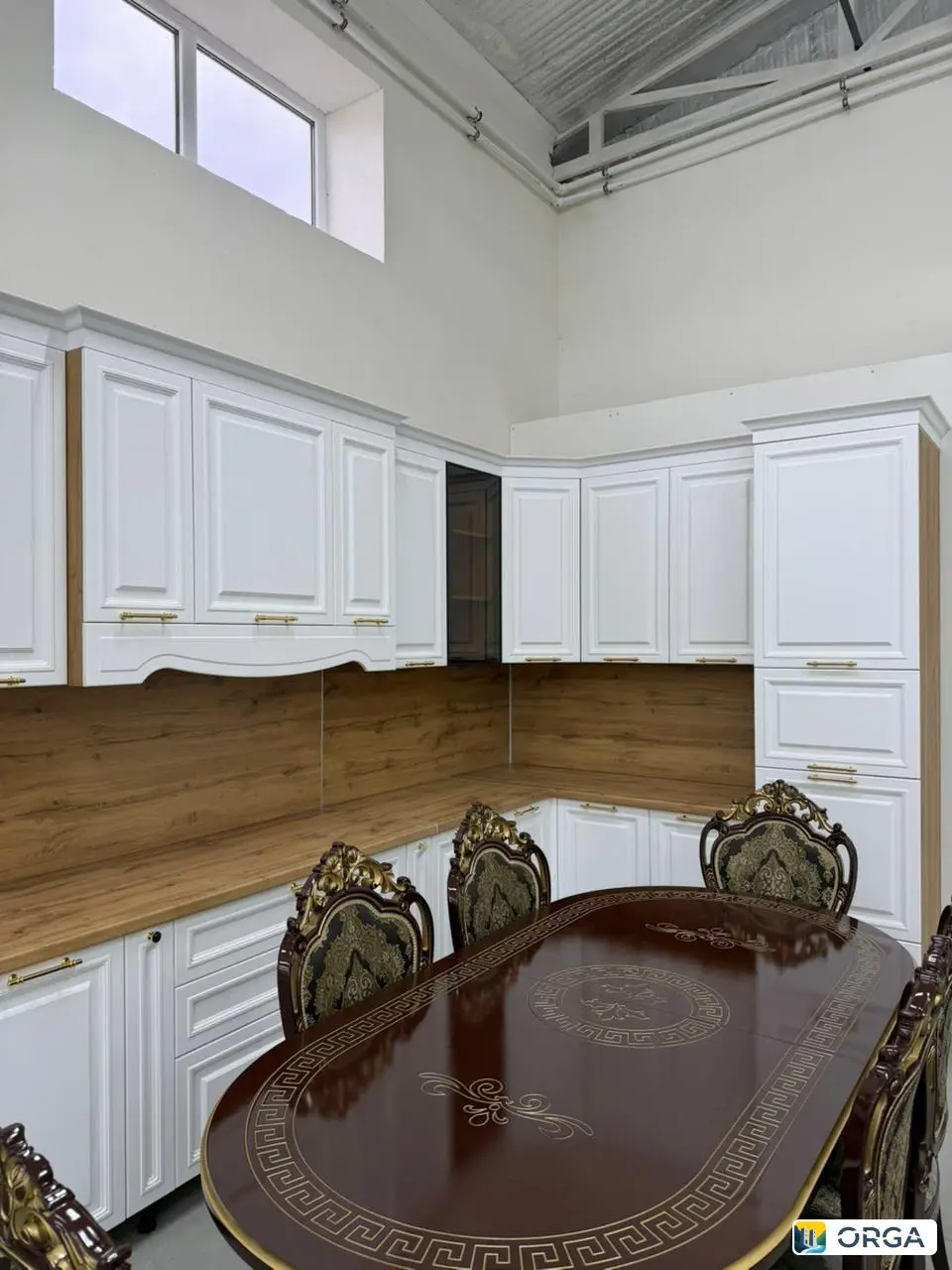 Кухня Лия угловая, габариты 450/210 и 430/230 см, высота 240 см, фасад 19 мм, цена 156000 руб