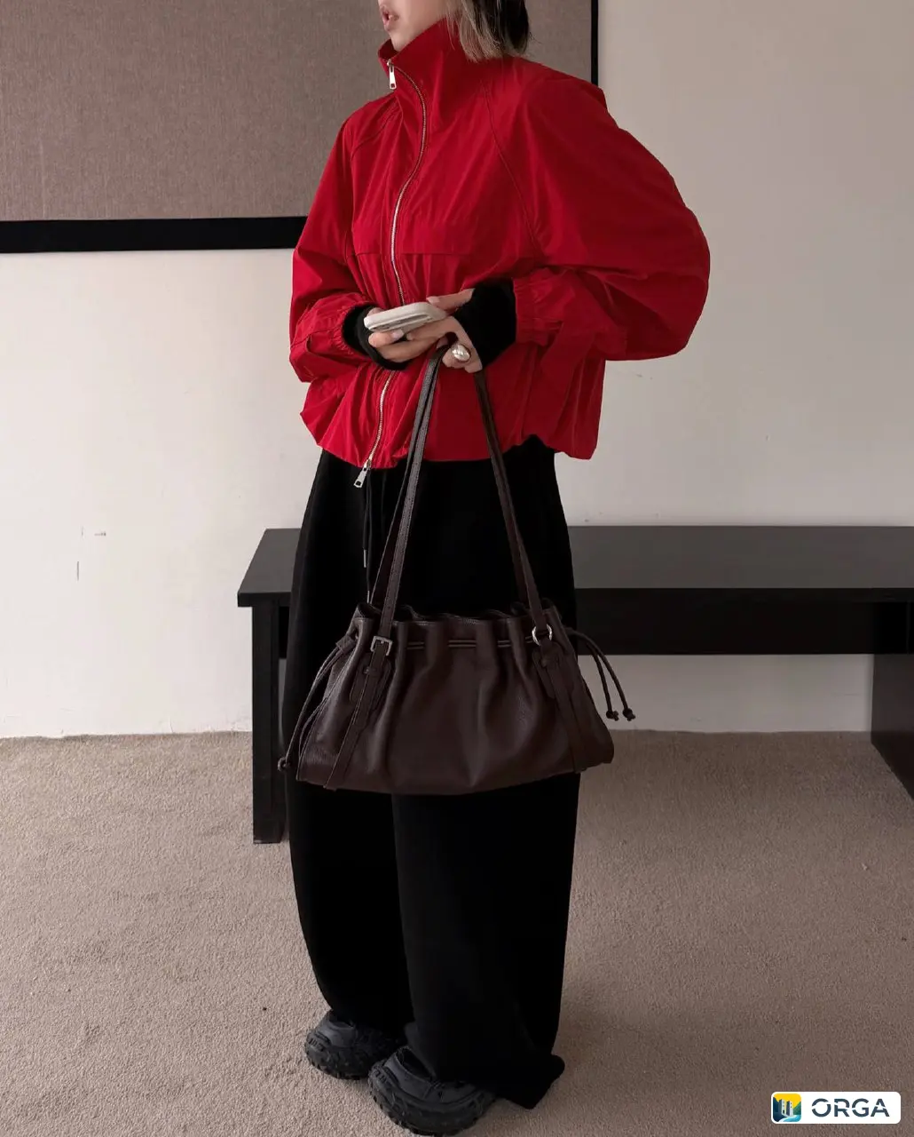 Сумка из натуральной кожи 40x20 см с плечевыми ремешками