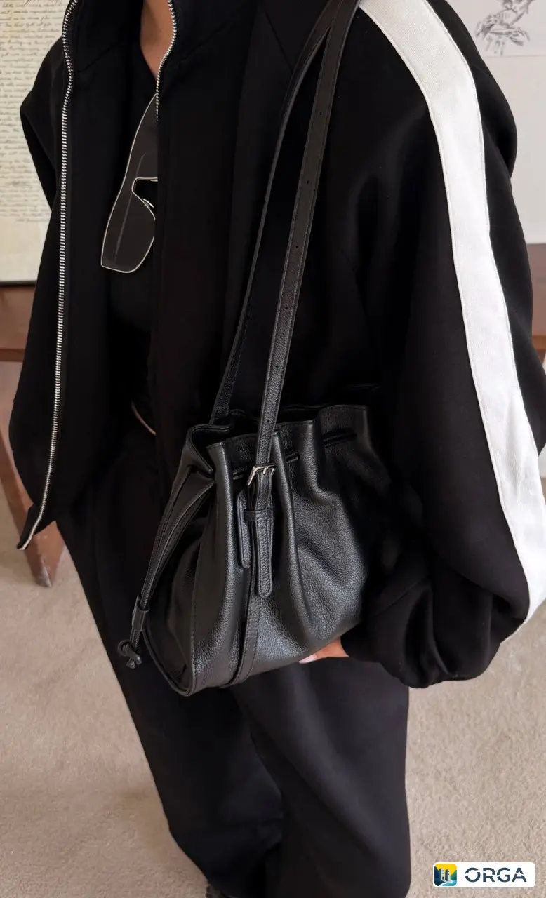 Сумка из натуральной кожи 40x20 см с плечевыми ремешками