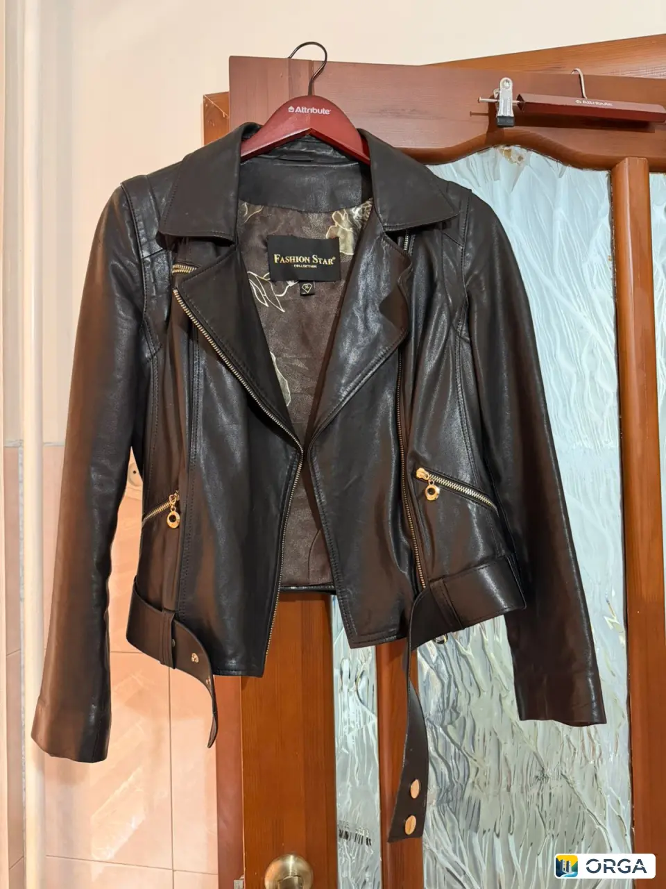 Кожаная куртка женская