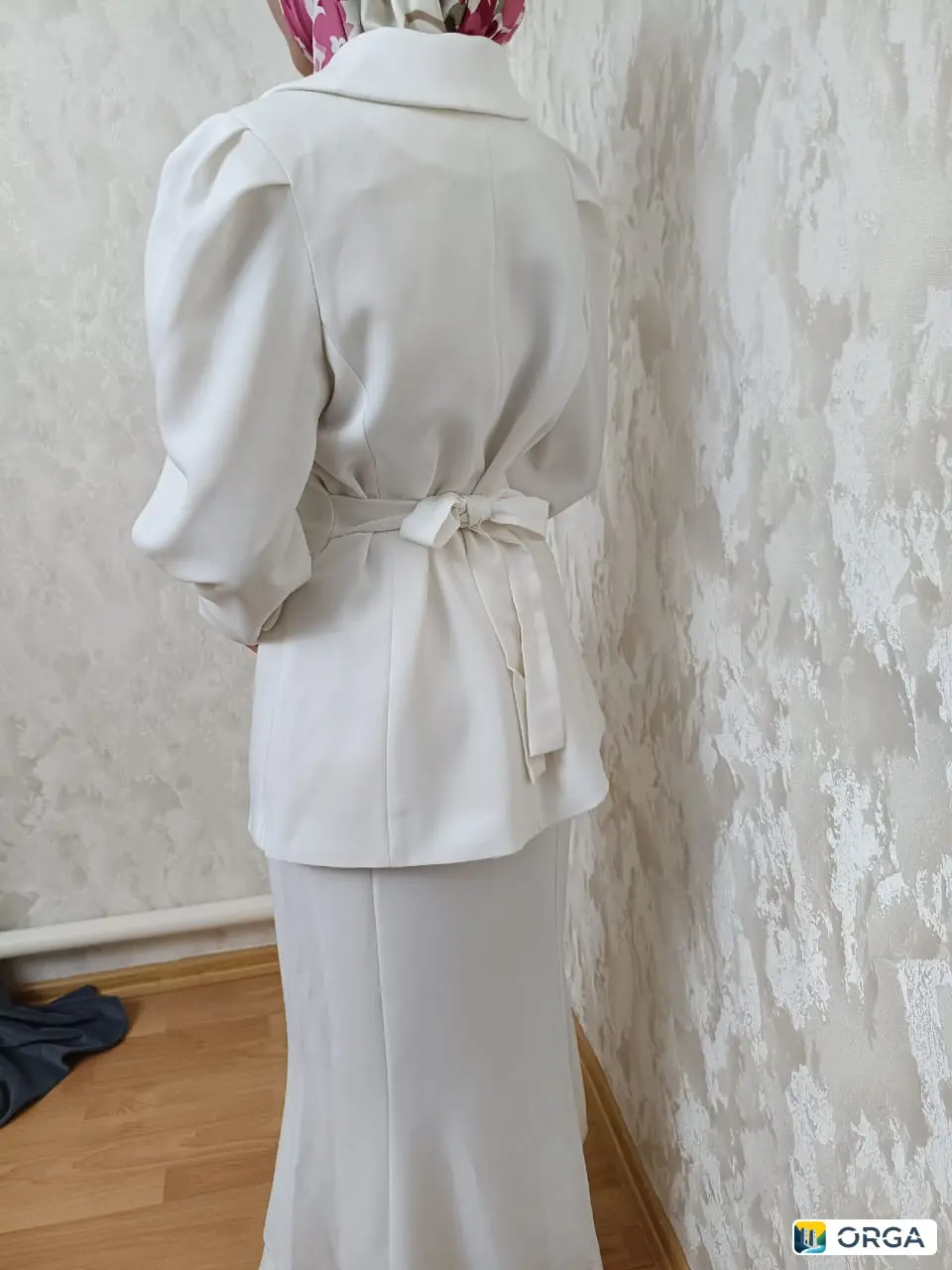 Платье атлас, костюм двойка, б/у, надевалось 2 раза