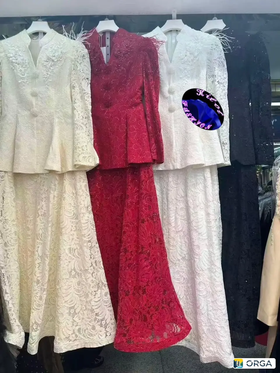 Бежевый костюм, размер стандарт, цена 7500