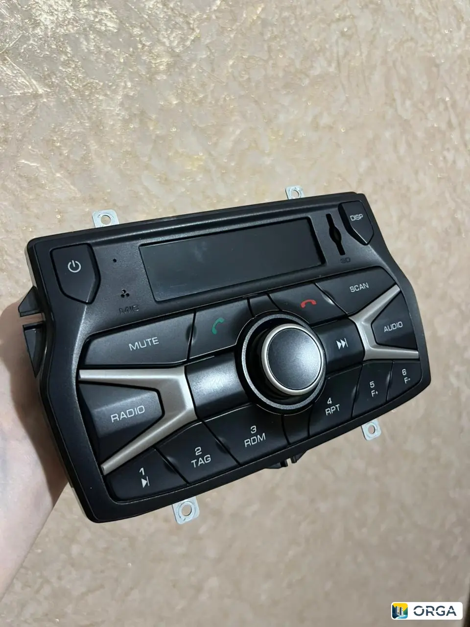Штатная магнитола на Ладу Весту