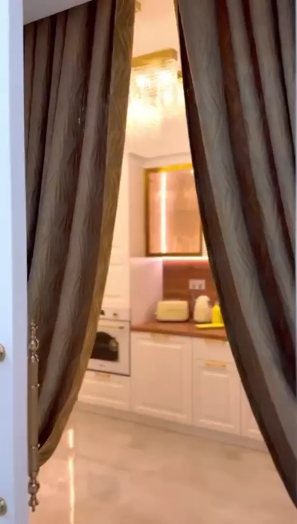 Кухонный гарнитур ВЕЙРОН-ПРЕМИУМ 480 см, белый, крашеный МДФ, ЛДСП, столешница под дерево