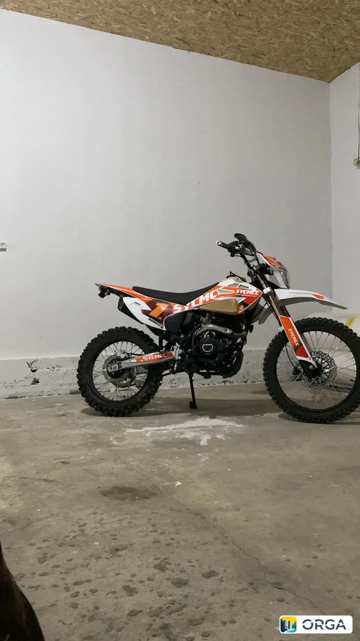 Продаётся горный мотоцикл 300 кубов воздушное охлаждение, состояние новое