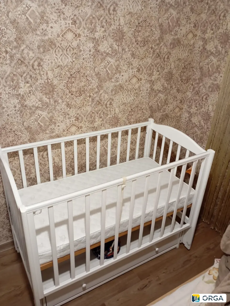 Детская кровать с маятником и ящиком, с матрасом